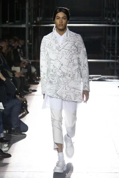 コムデギャルソンオムプリュス 2018秋冬 LOOK 17