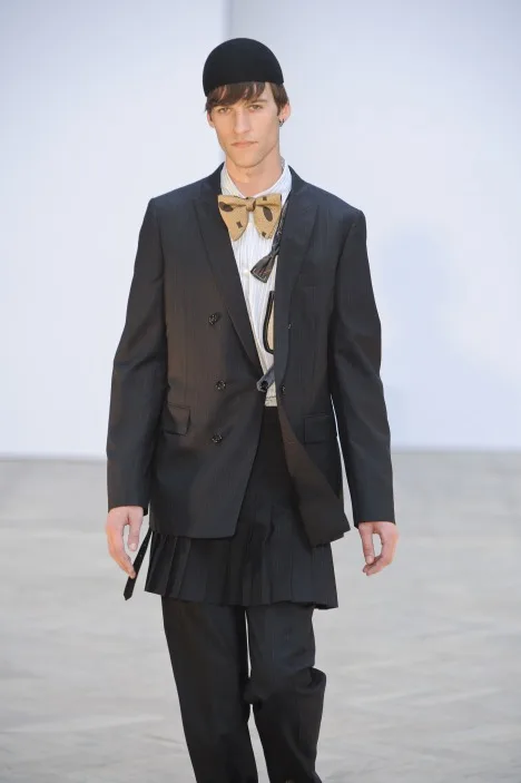 コムデギャルソンオムプリュス 2010春夏 LOOK 16 / VIEW 2