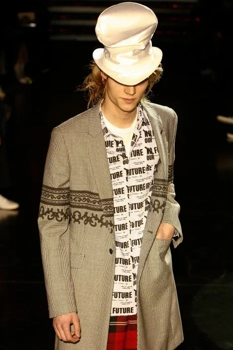 コムデギャルソンオムプリュス 2008秋冬 LOOK 28 / VIEW 2
