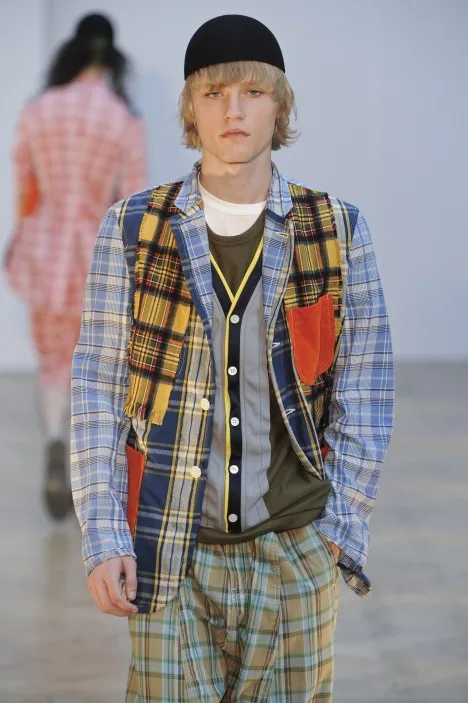 コムデギャルソンオムプリュス 2010春夏 LOOK 32 / VIEW 2