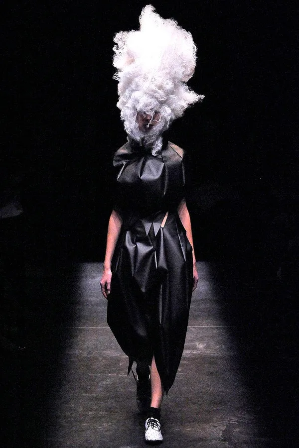 COMME des GARÇONS 2009 SSの同シーズン掲載写真。