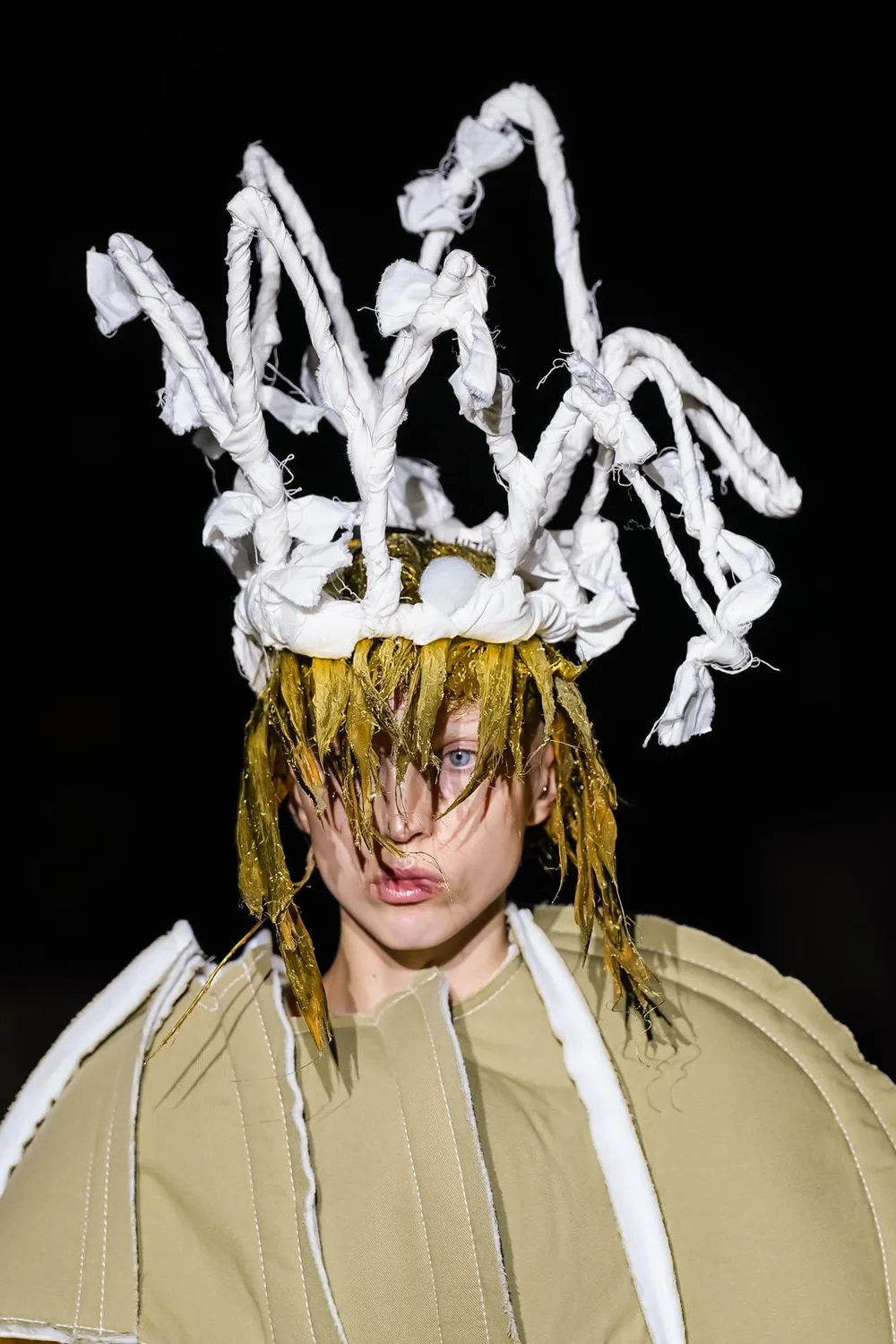 コムデギャルソン 2027年春夏 LOOK 11 / VIEW 4
