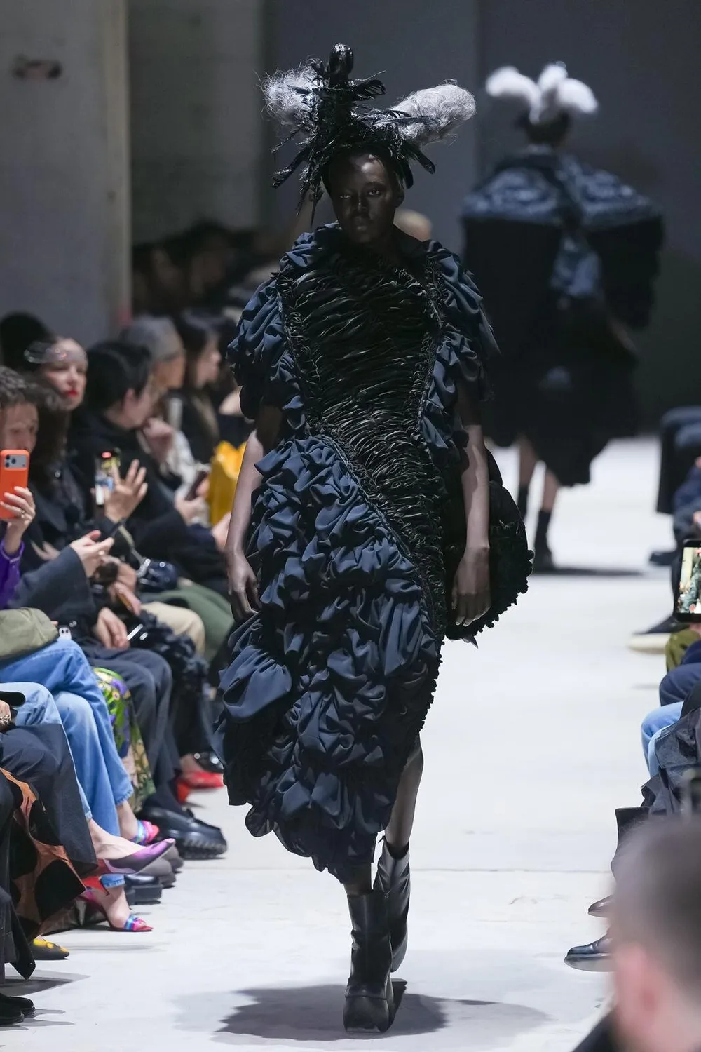 コムデギャルソン 2026年秋冬 LOOK 2