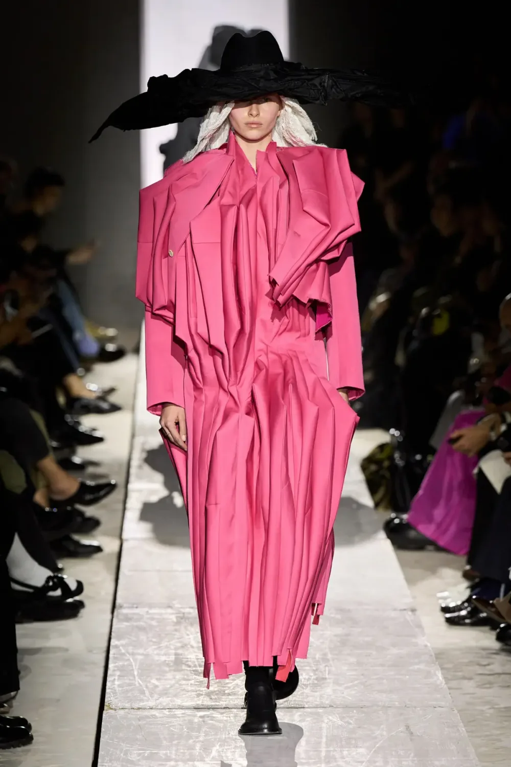 コムデギャルソン 2025年秋冬 LOOK 13