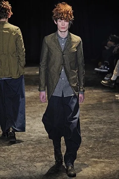 コムデギャルソンオムプリュス 2011秋冬 LOOK 20