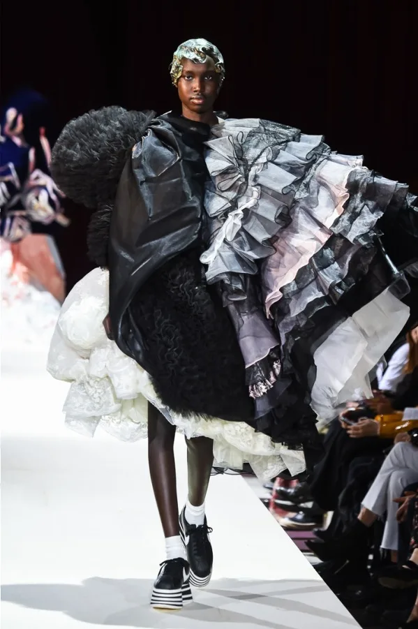 コムデギャルソン 2018秋冬 LOOK 15