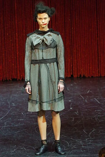 コムデギャルソン 2004秋冬 LOOK 35