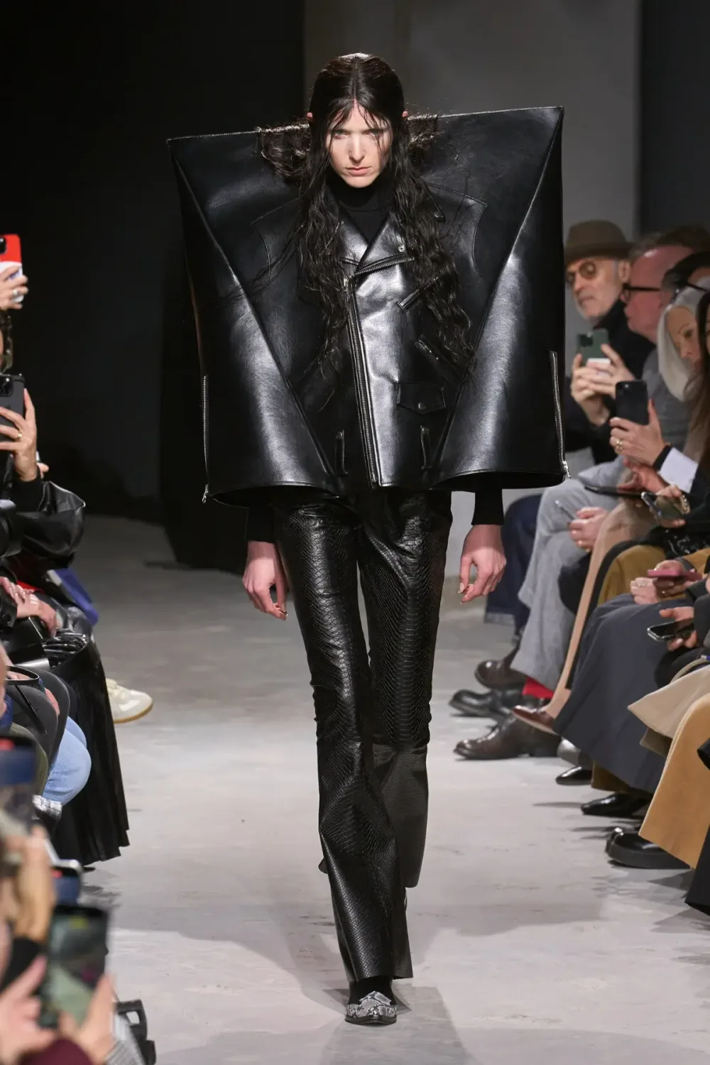 ジュンヤワタナベ 2025年秋冬 LOOK 7