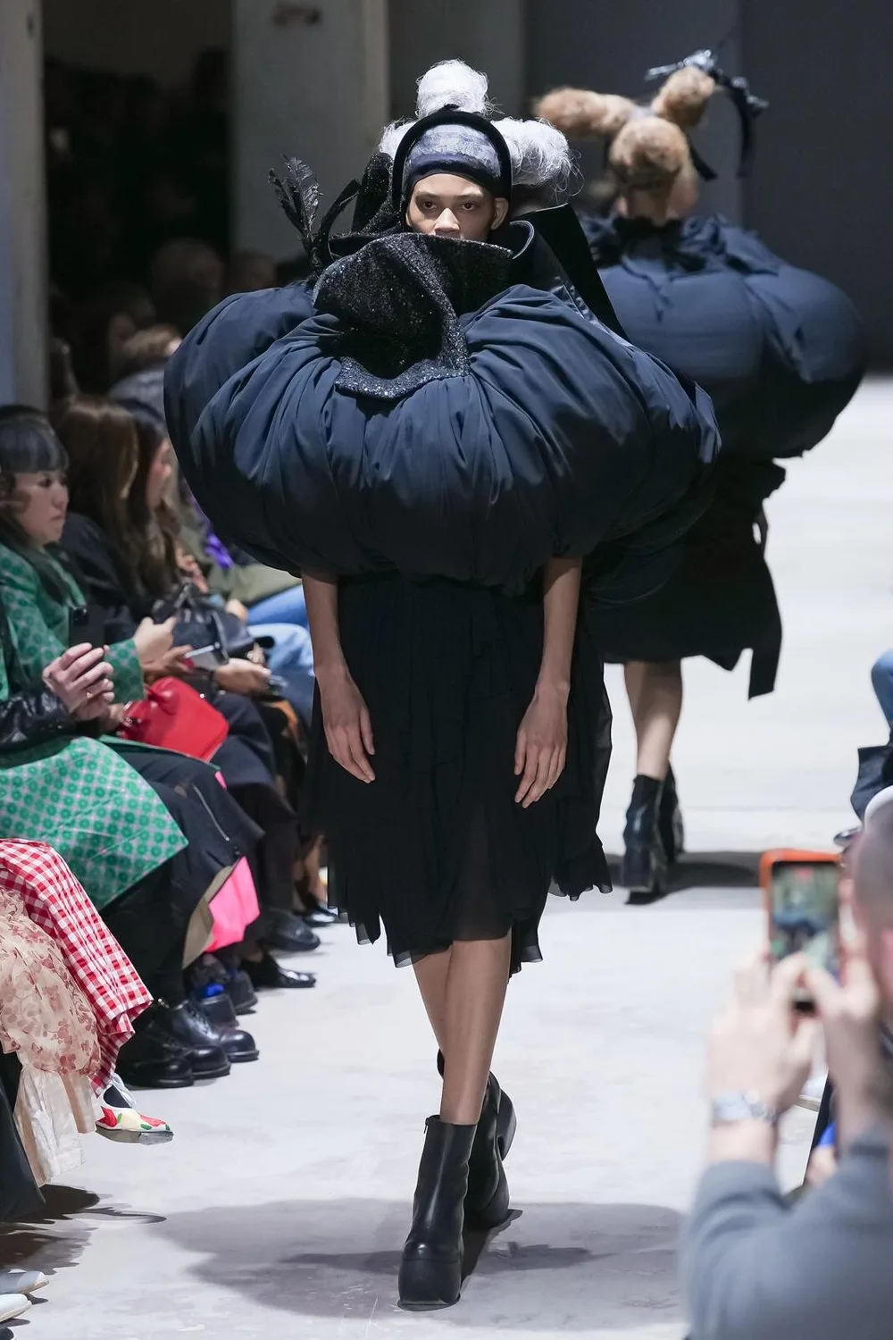 コムデギャルソン 2026年秋冬 LOOK 16