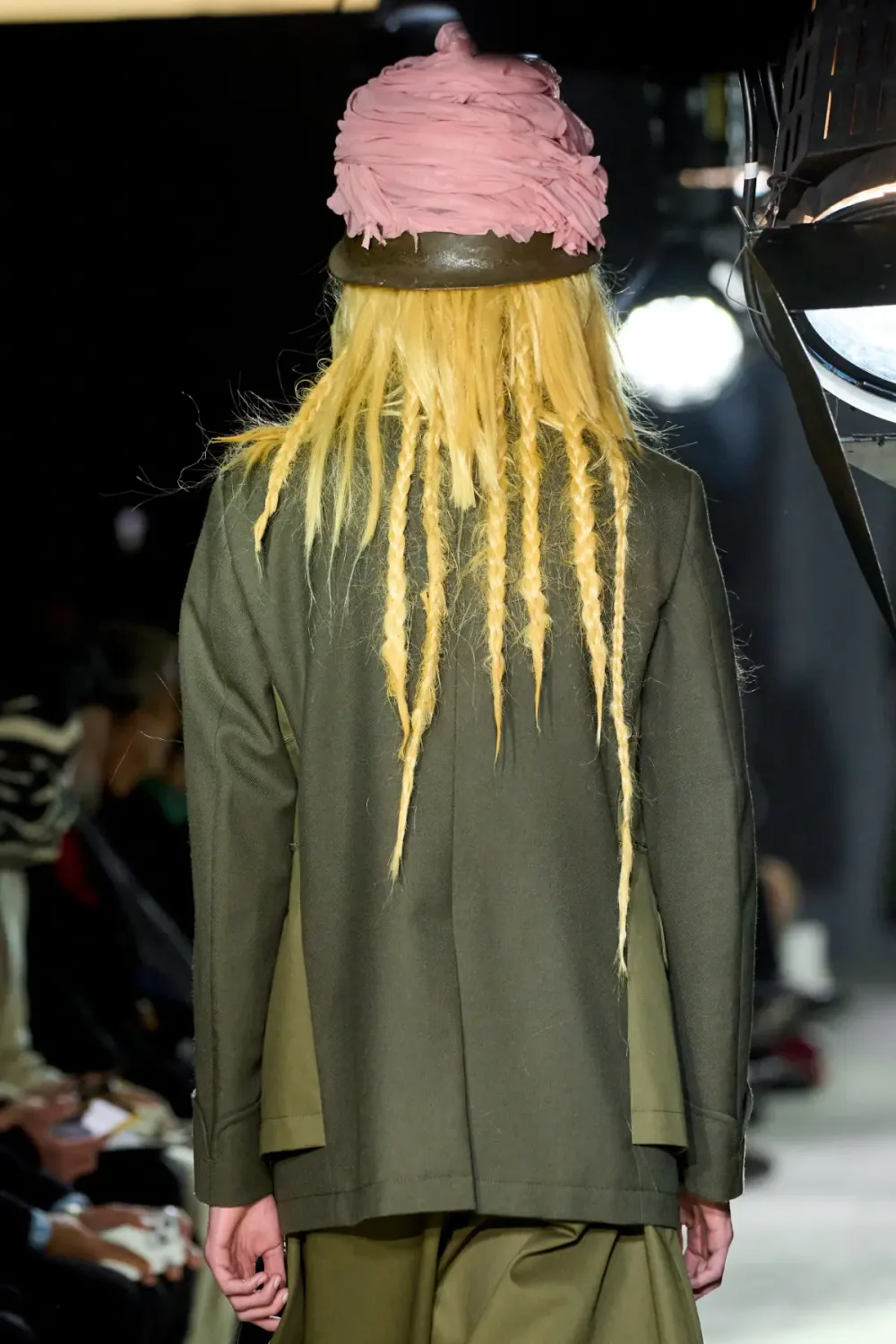 コムデギャルソンオムプリュス 2025年秋冬 LOOK 8 / VIEW 5