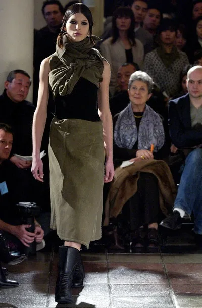 コムデギャルソン 2003秋冬 LOOK 33