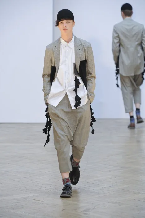 コムデギャルソンオムプリュス 2010春夏 LOOK 10