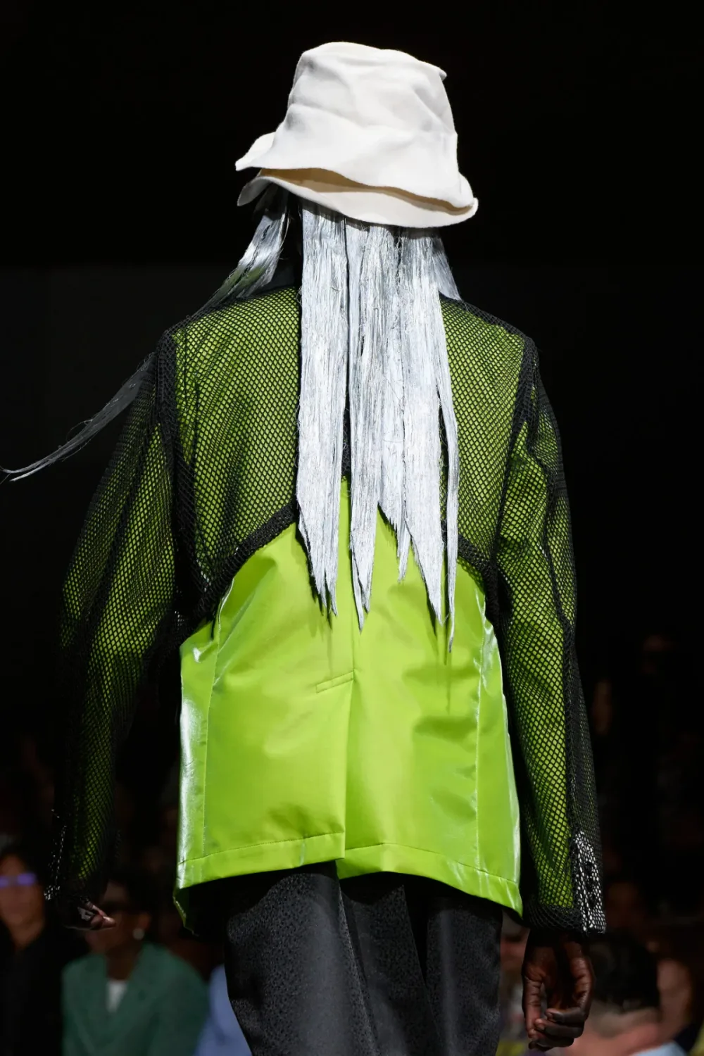 コムデギャルソンオムプリュス 2027年春夏 LOOK 33 / VIEW 4