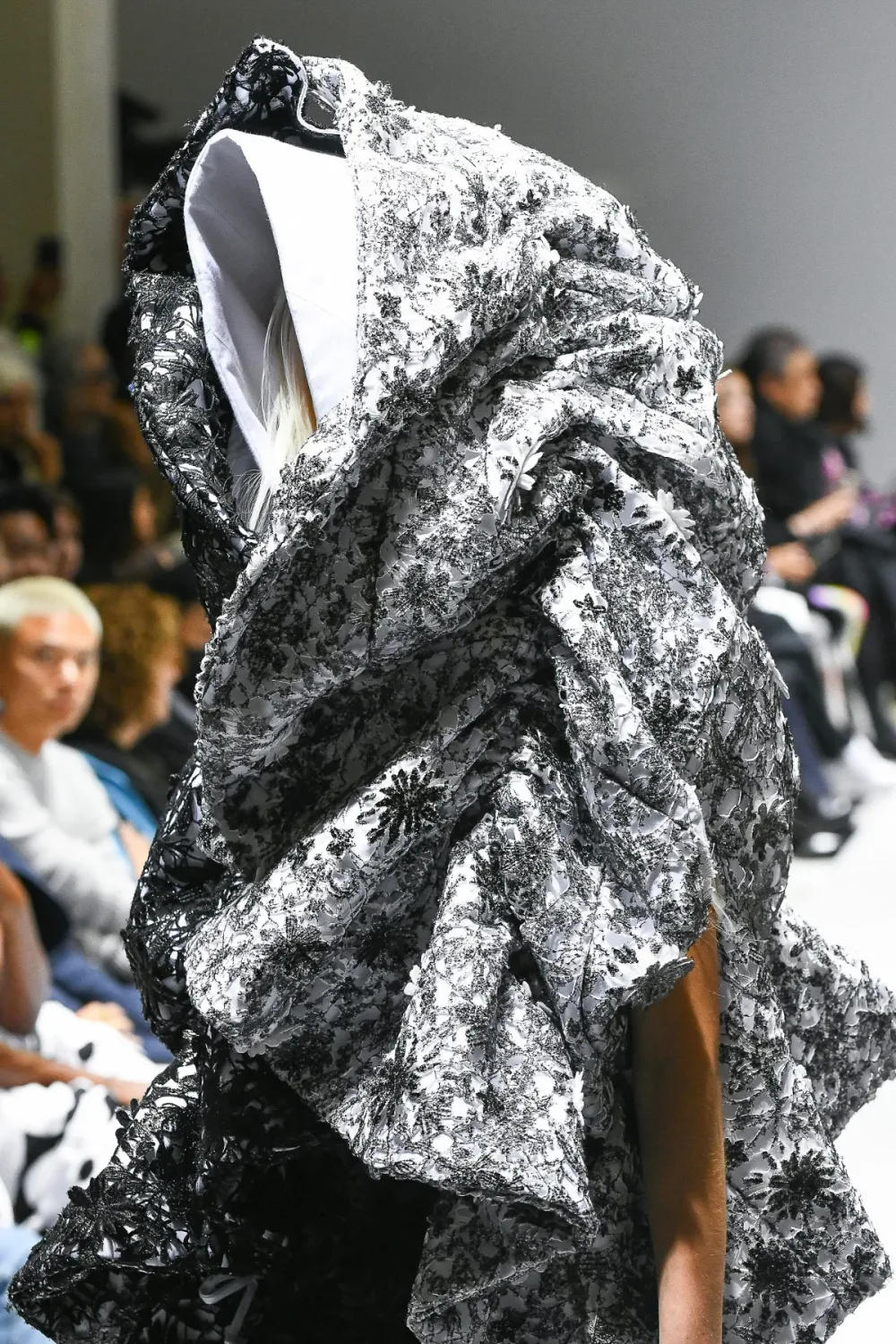 コムデギャルソン 2023年春夏 LOOK 3 / VIEW 3