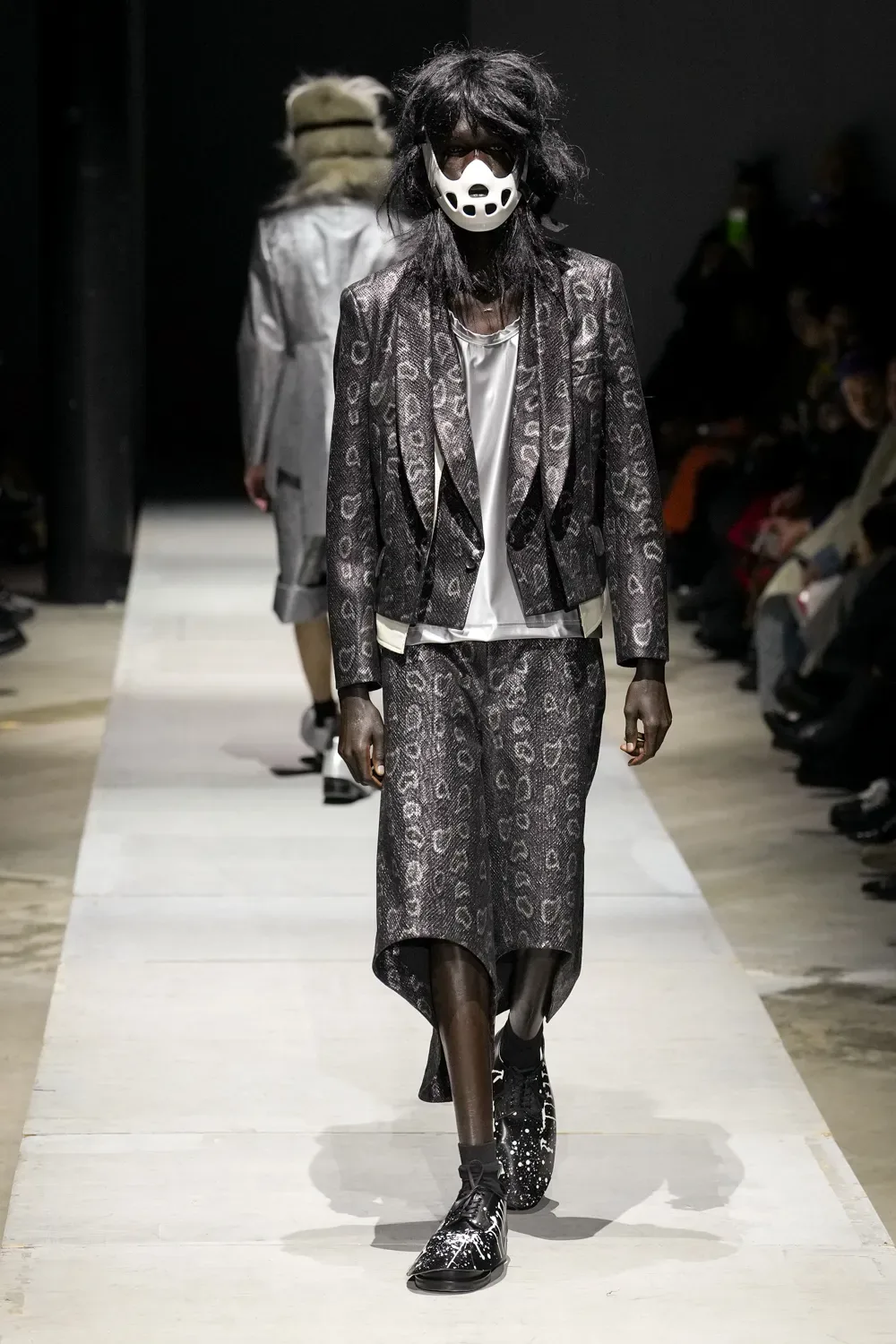 コムデギャルソンオムプリュス 2026年秋冬 LOOK 16