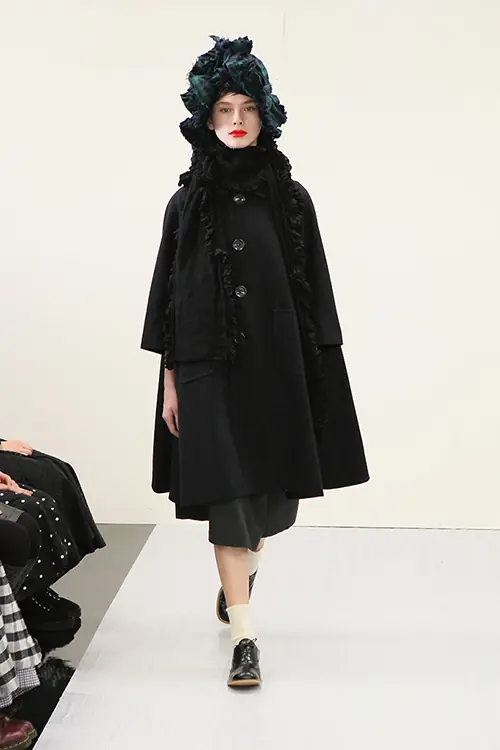トリコ・コムデギャルソン 2015年秋冬 LOOK 17