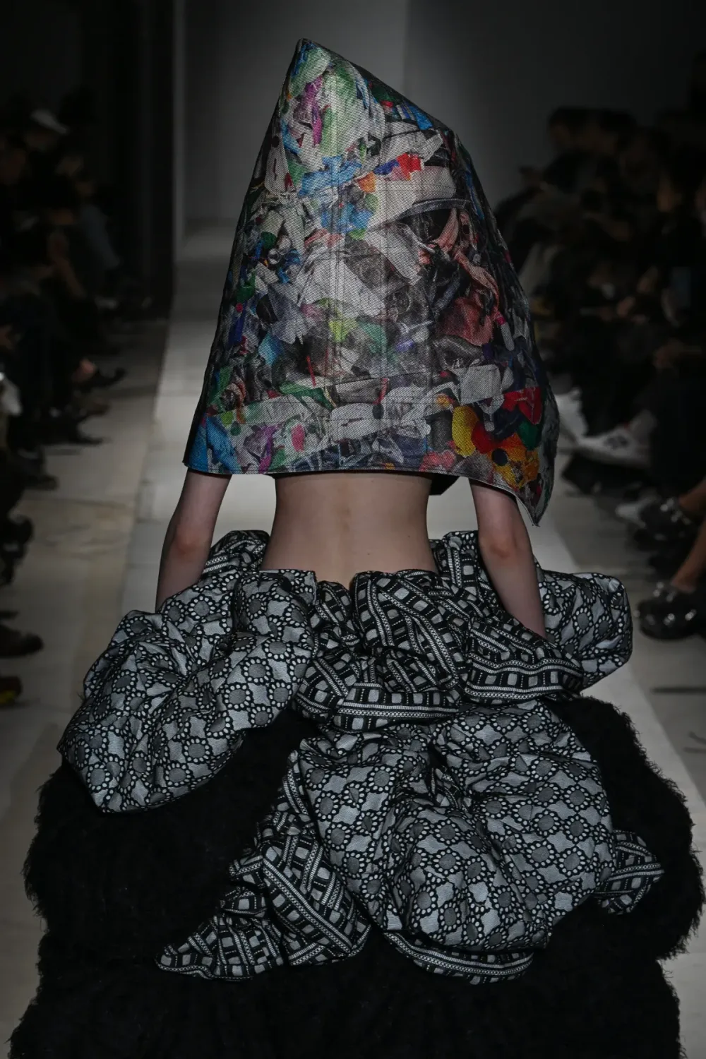 コムデギャルソン 2025年春夏 LOOK 14 / VIEW 4