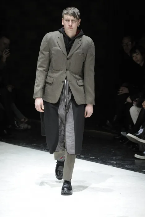 コムデギャルソンオムプリュス 2010秋冬 LOOK 19