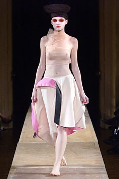 コムデギャルソン 2004春夏 LOOK 2