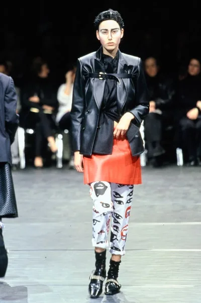 コムデギャルソン 2000秋冬 LOOK 2