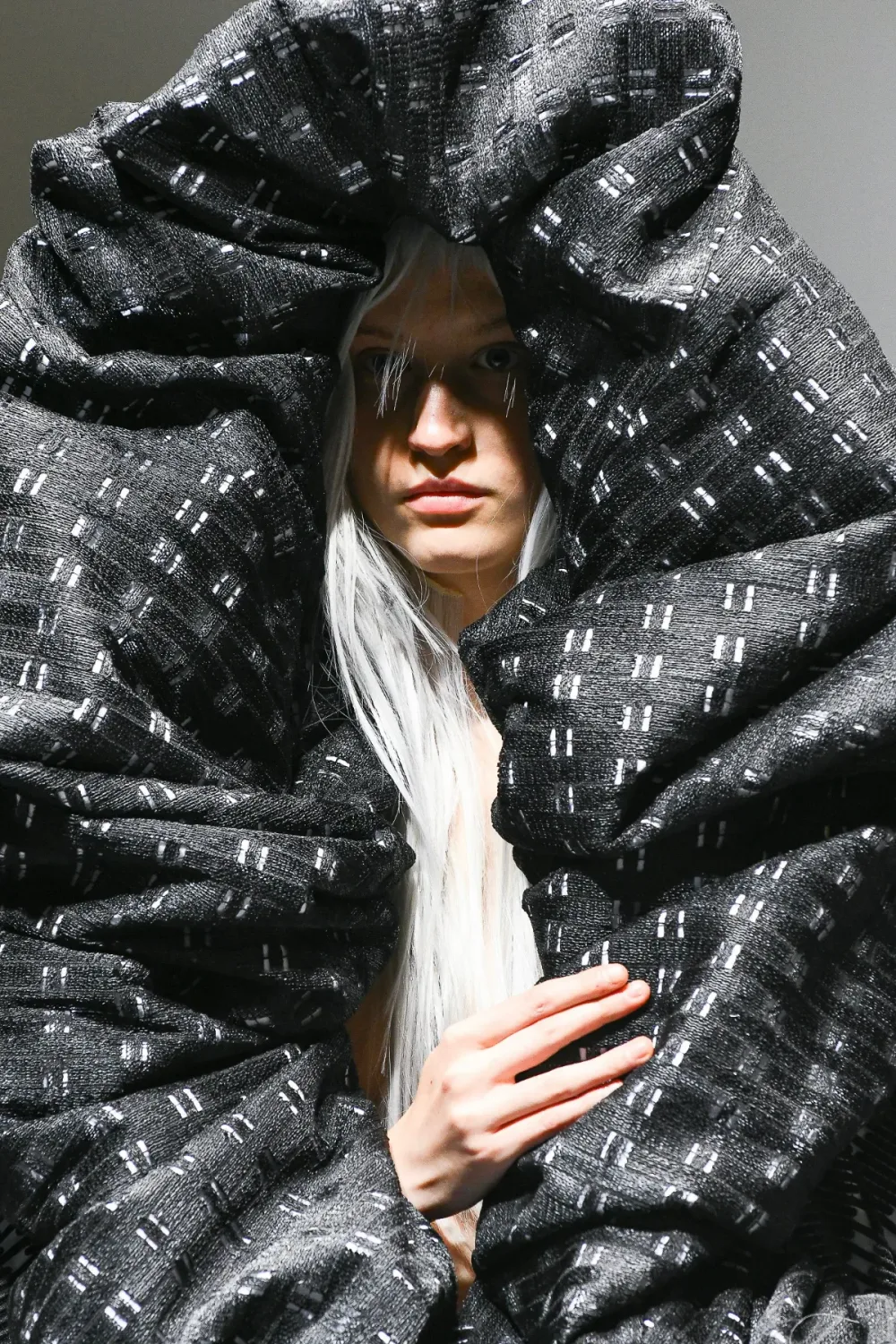コムデギャルソン 2023年春夏 LOOK 2 / VIEW 2