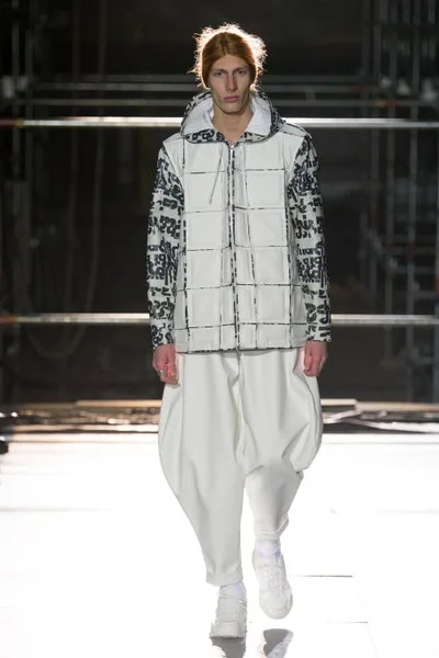 コムデギャルソンオムプリュス 2018秋冬 LOOK 19