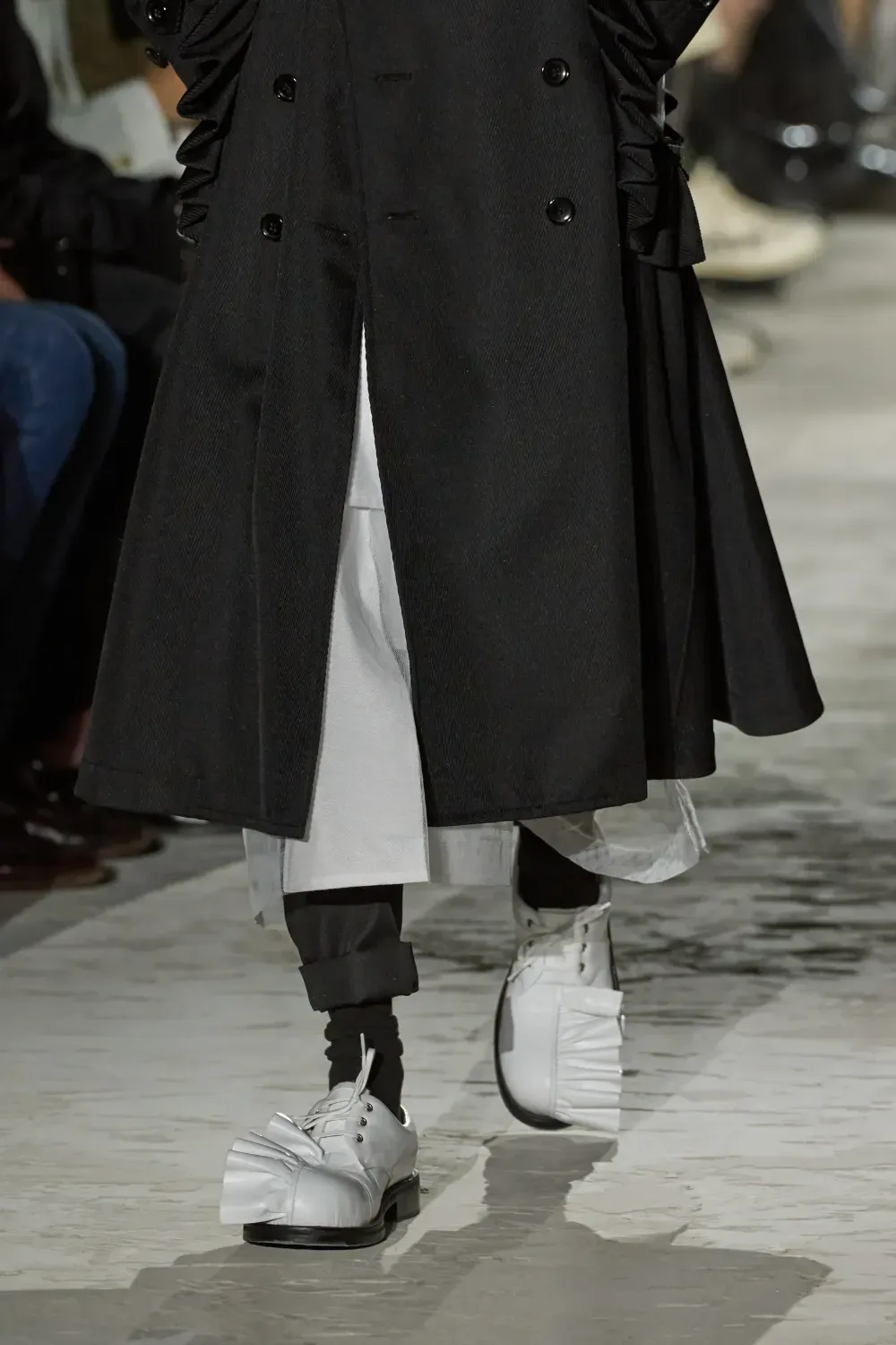 コムデギャルソンオムプリュス 2025年春夏 LOOK 1 / VIEW 3