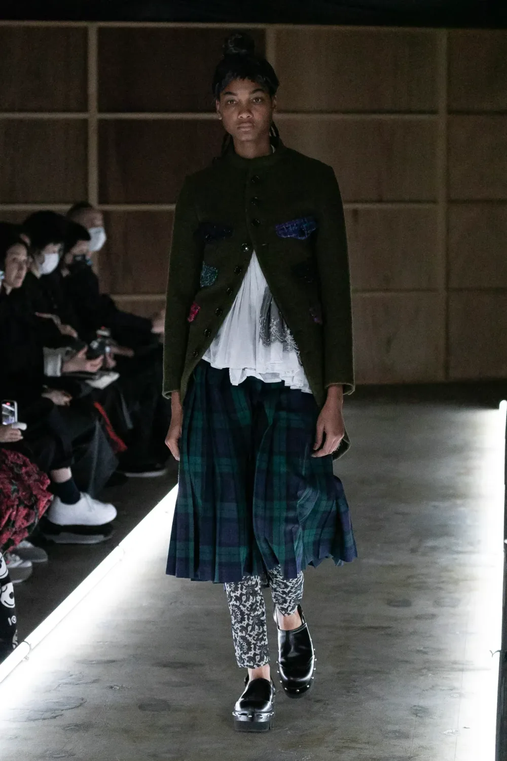 タオ 2023年秋冬 LOOK 20