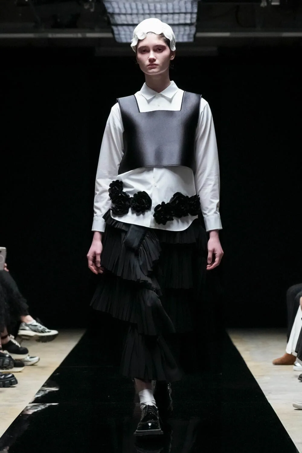タオ 2025年秋冬 LOOK 13