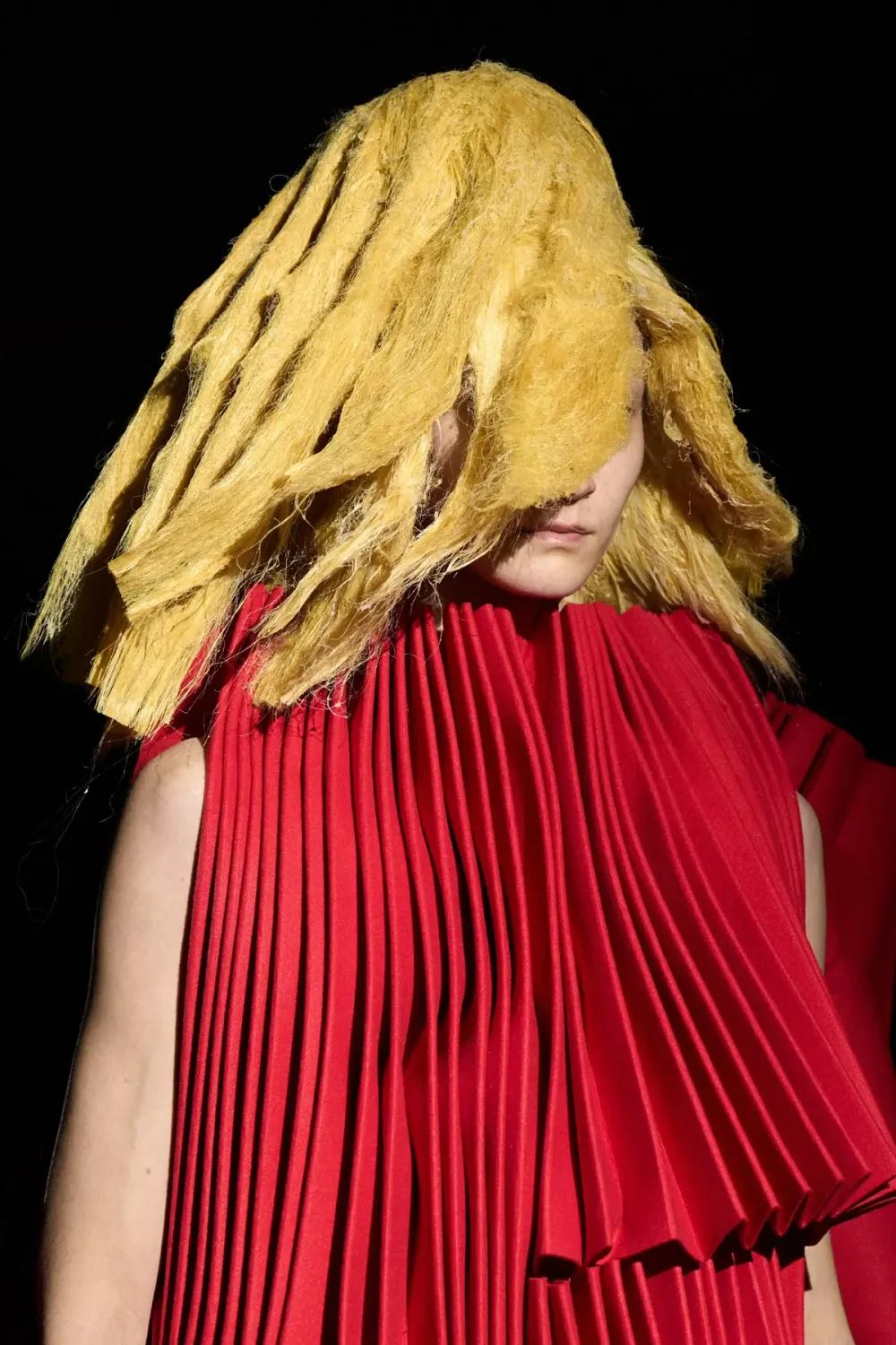 コムデギャルソン 2025年秋冬 LOOK 18 / VIEW 2
