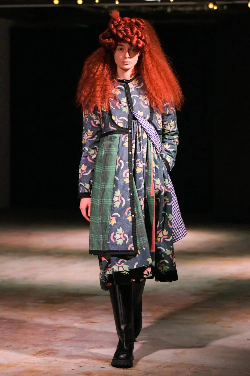 タオ 2022年秋冬 LOOK 5