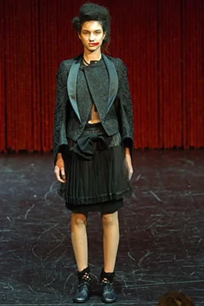 コムデギャルソン 2004秋冬 LOOK 8