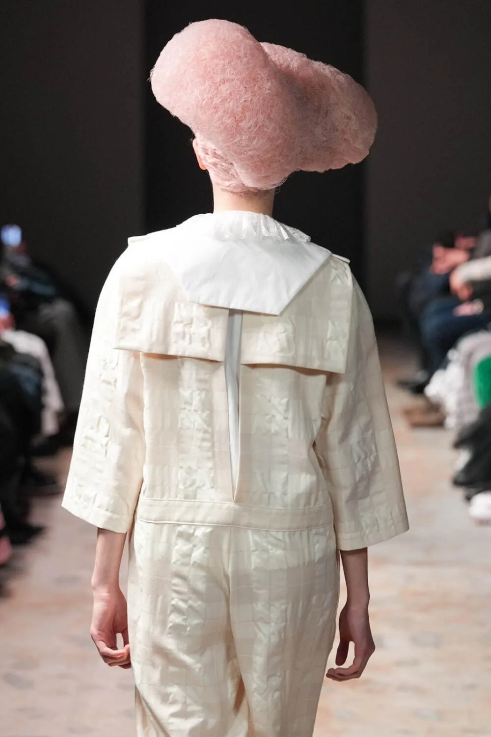 タオ 2024年秋冬 LOOK 12 / VIEW 3