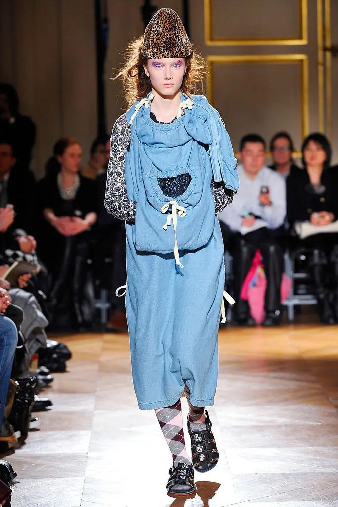 タオ 2010年秋冬 LOOK 2