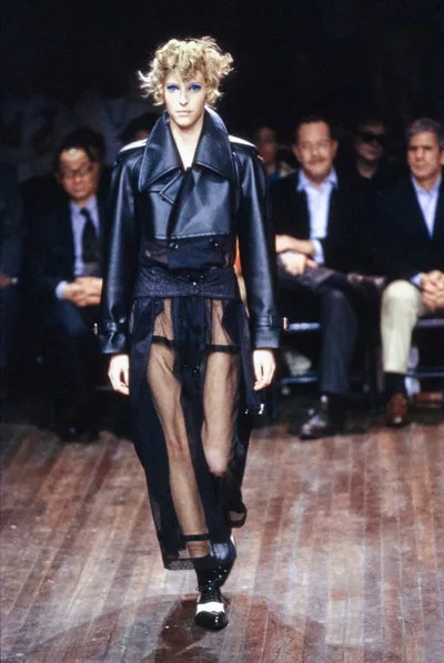 コムデギャルソン 2001秋冬 LOOK 47