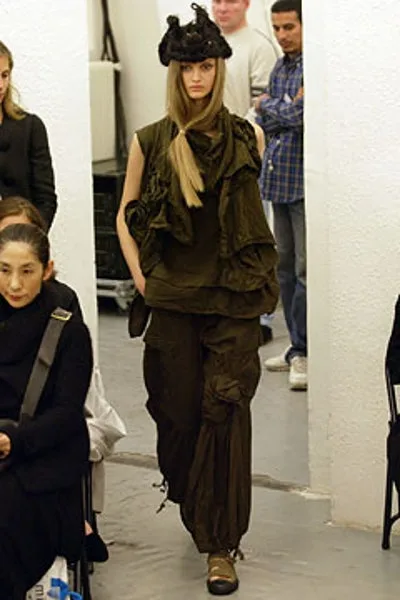 コムデギャルソン 2003春夏 LOOK 19