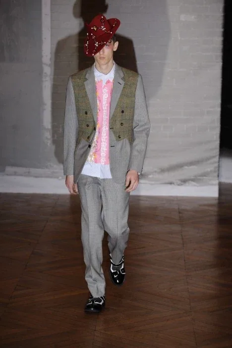 コムデギャルソンオムプリュス 2009秋冬 LOOK 2