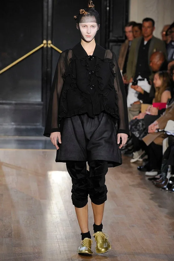 コムデギャルソン 2010秋冬 LOOK 30