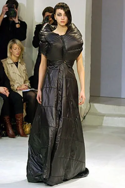 JUNYA WATANABE 2004 AWの同シーズン掲載写真。