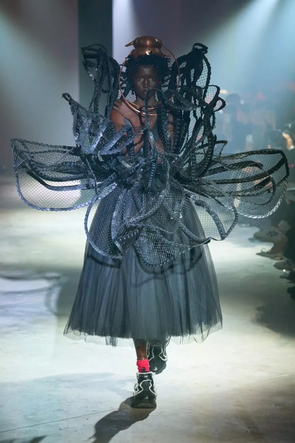 ノワールケイニノミヤ 2025年春夏 LOOK 2