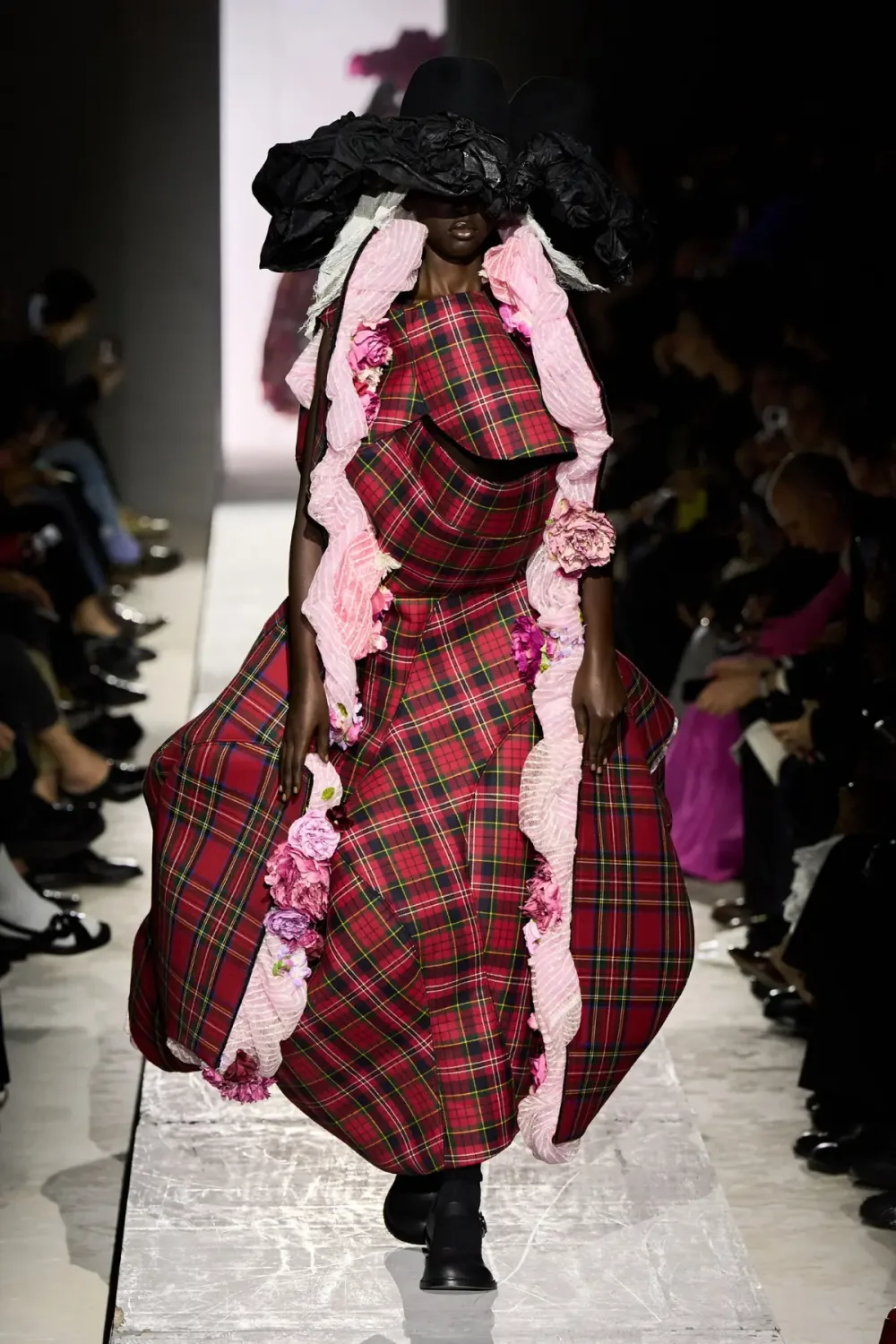 コムデギャルソン 2025年秋冬 LOOK 10