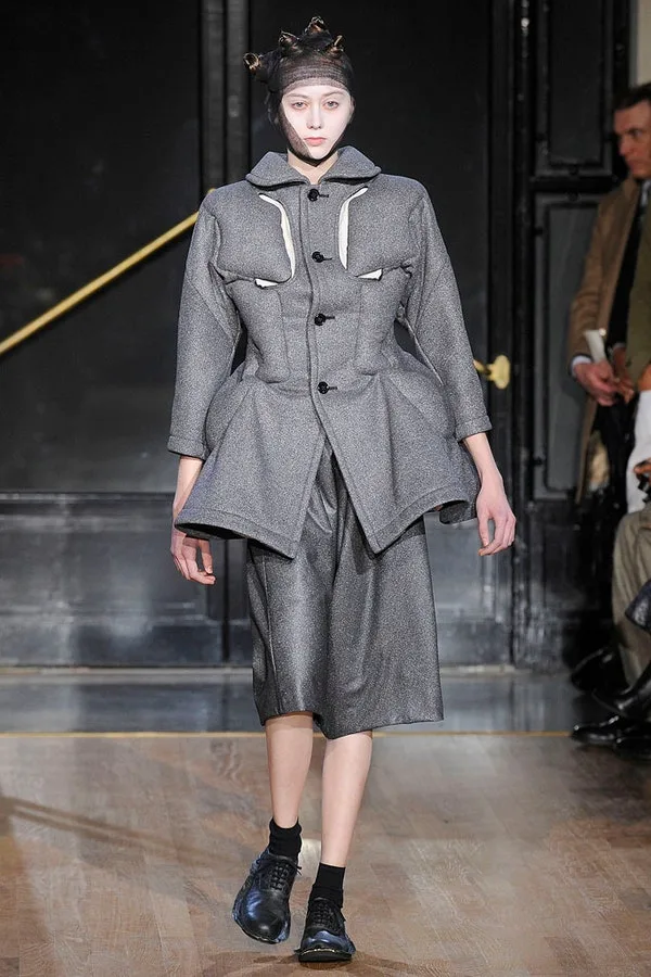 コムデギャルソン 2010秋冬 LOOK 28