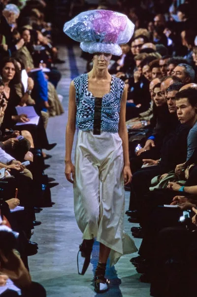 コムデギャルソン 2001春夏 LOOK 7