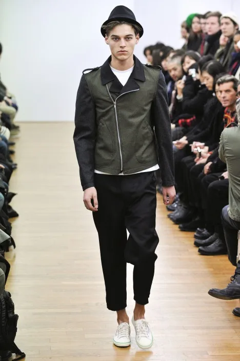 コムデギャルソンシャツ 2011秋冬 LOOK 7