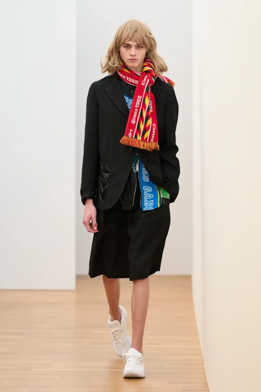 コムデギャルソンシャツ 2025年秋冬 LOOK 2