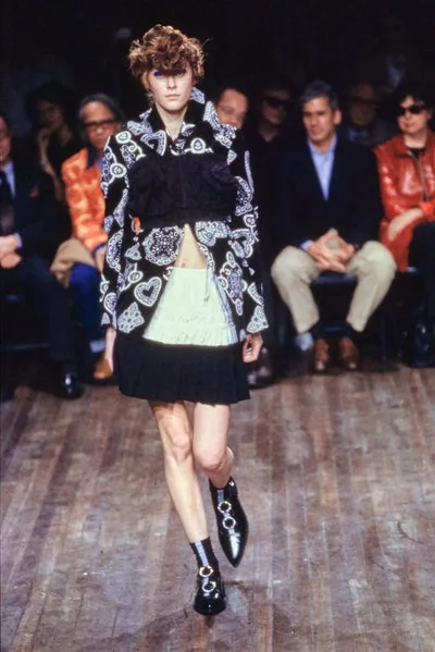 コムデギャルソン 2001秋冬 LOOK 18