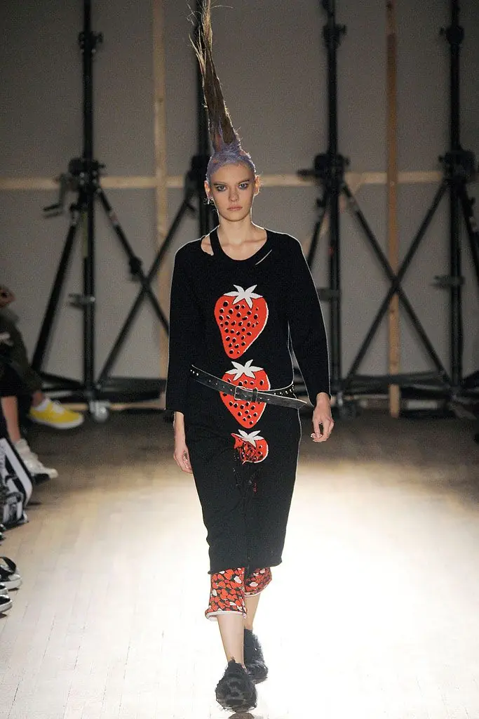 タオ 2010年春夏 LOOK 13