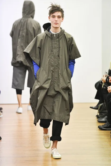 コムデギャルソンシャツ 2011秋冬 LOOK 22