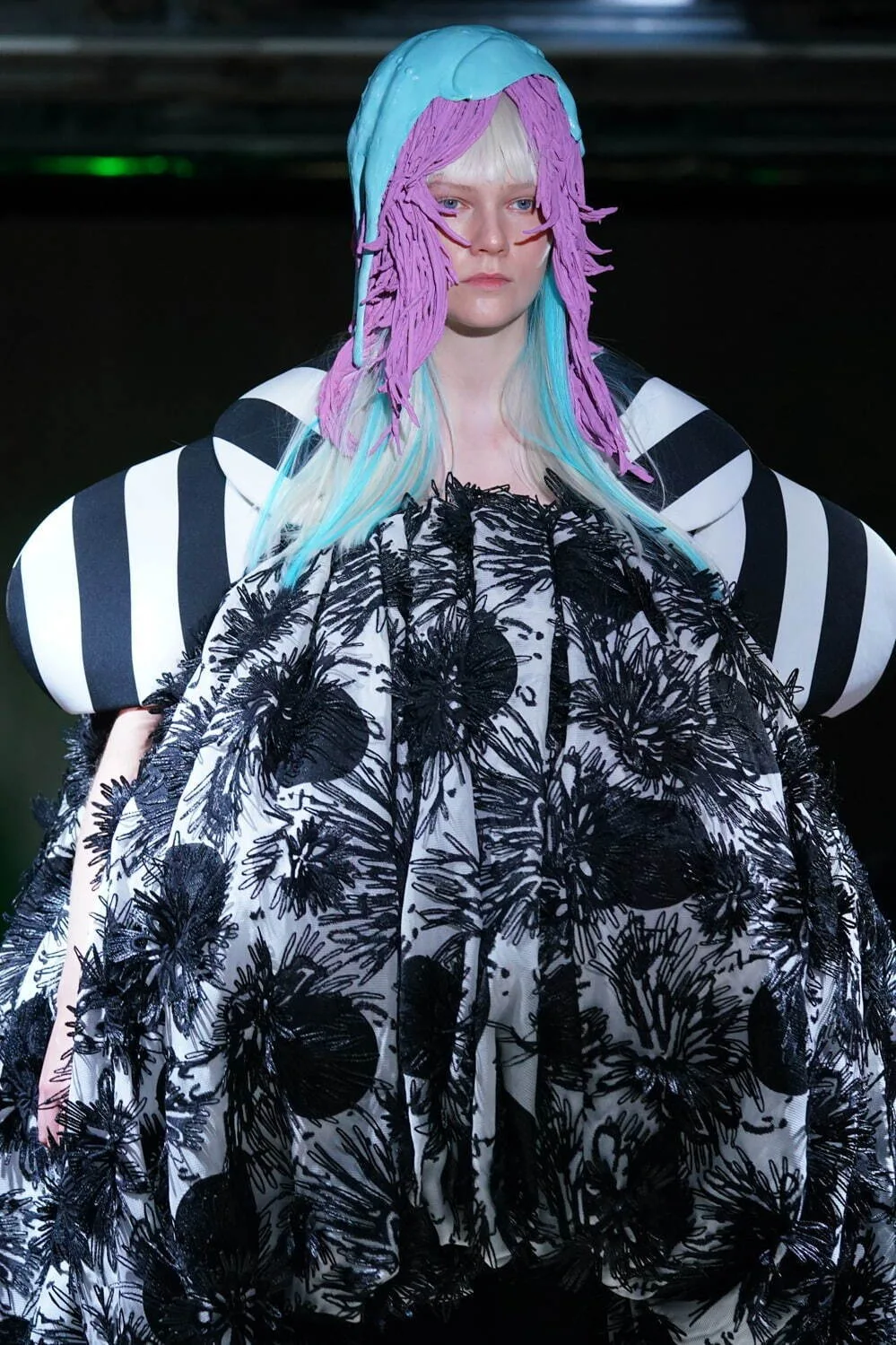 コムデギャルソン 2022年春夏 LOOK 19 / VIEW 2