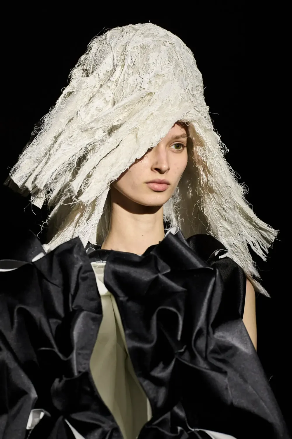 コムデギャルソン 2025年秋冬 LOOK 19 / VIEW 2